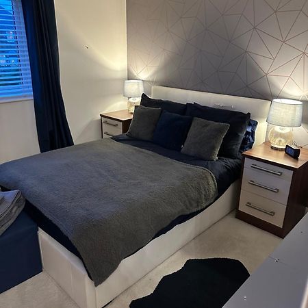 Cosy Double Bedroom In Newcastle Upon Tyne - Access To Shared Kitchen, Shared Lounge And Shared Conservatory Areas Inc Sky Tv And Netflix Newcastle upon Tyne Exterior foto